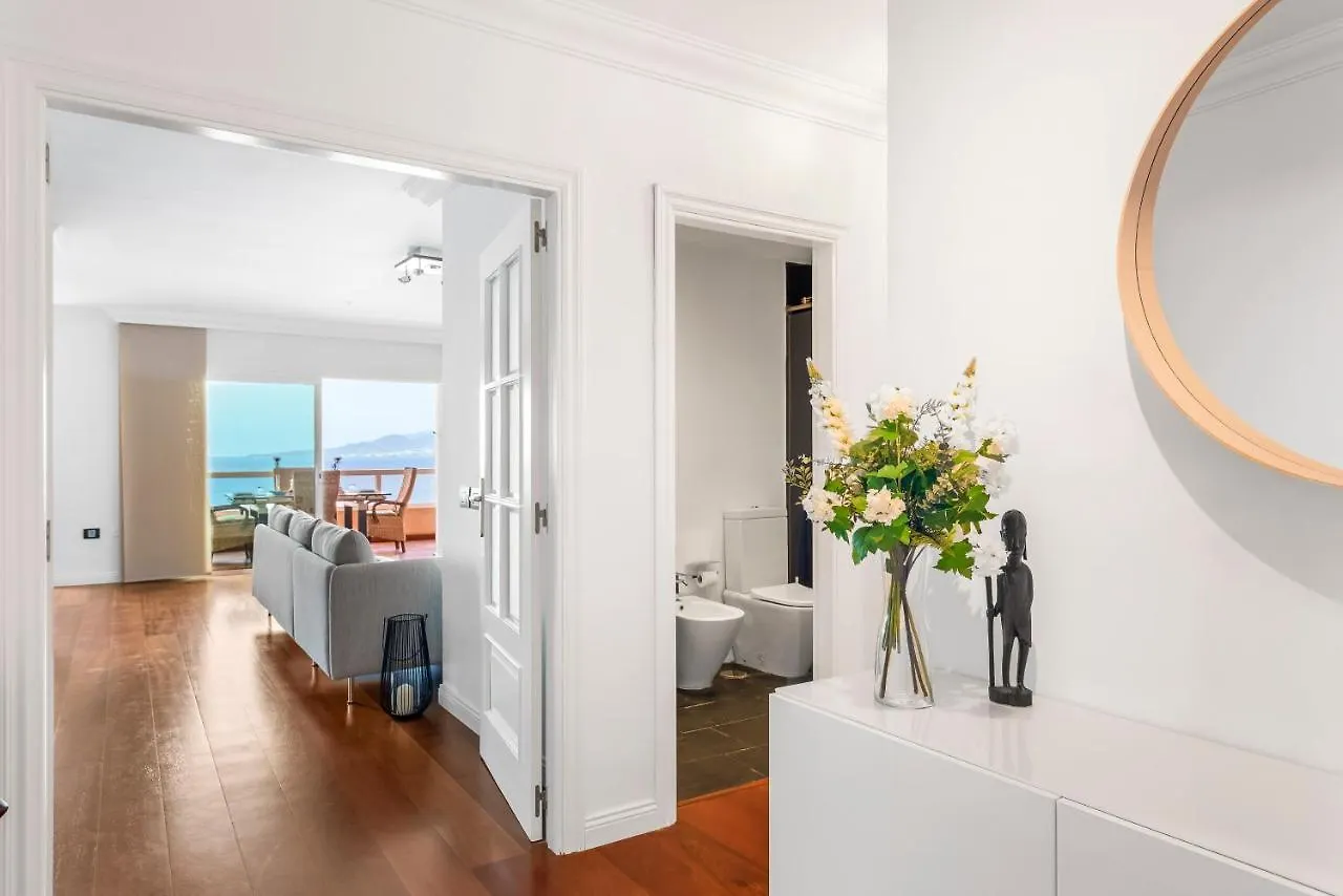 Spacious Beach Apartment With Private Parking Radazul