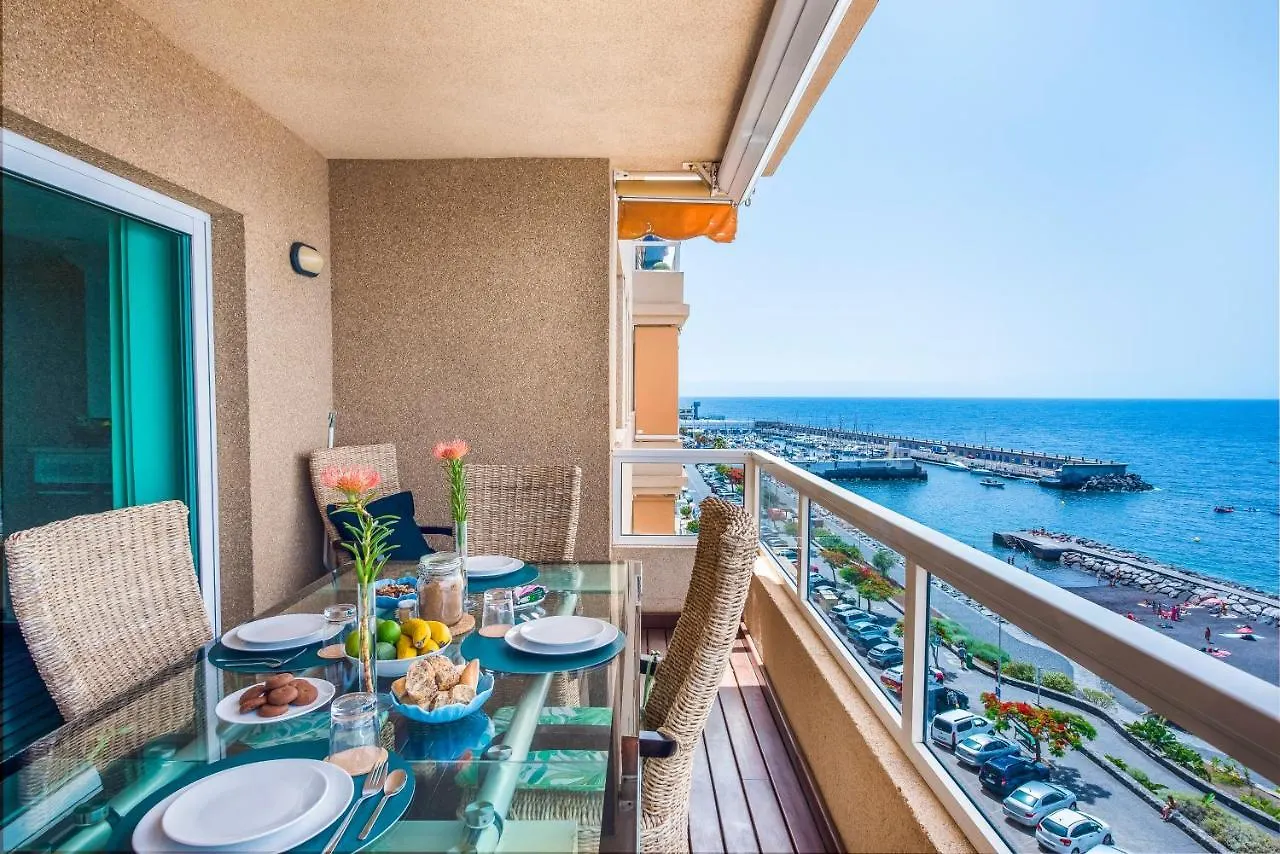 Spacious Beach Apartment With Private Parking Radazul