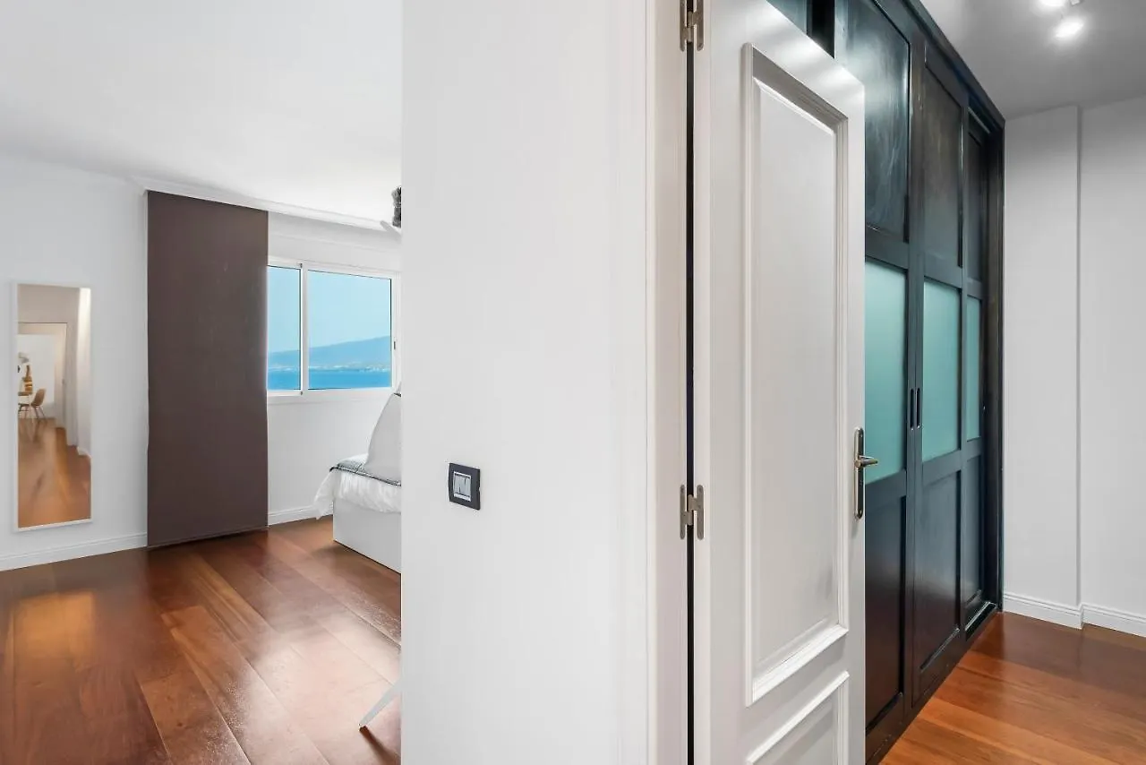 Spacious Beach Apartment With Private Parking Radazul